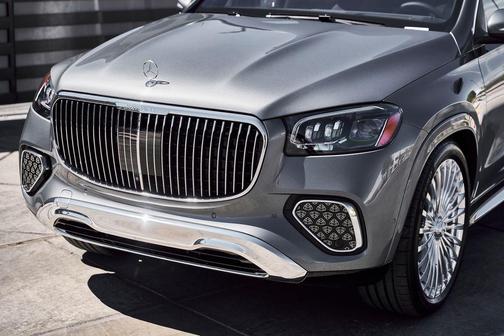 Selenite Gray Metallic 2026 Mercedes-Benz Maybach GLS 600 4MATIC