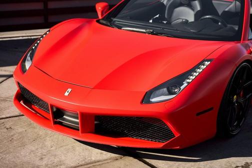 2019 Ferrari 488 Spider Base