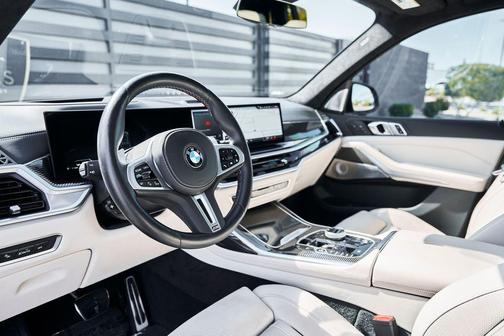 Gray Metallic 2024 BMW X7 M60i