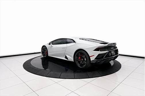 2020 Lamborghini Huracan EVO Base