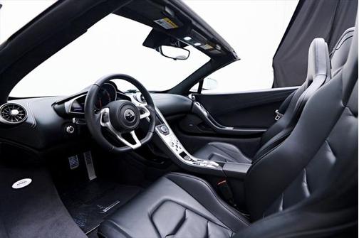 2015 McLaren 650S Base