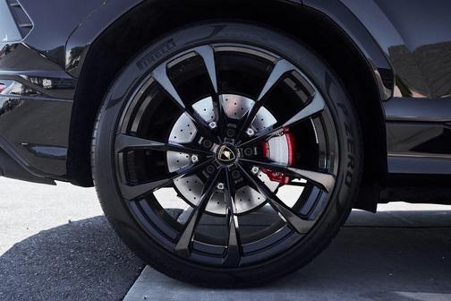 2021 Lamborghini Urus Graphite Capsule