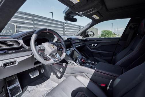 2021 Lamborghini Urus Graphite Capsule