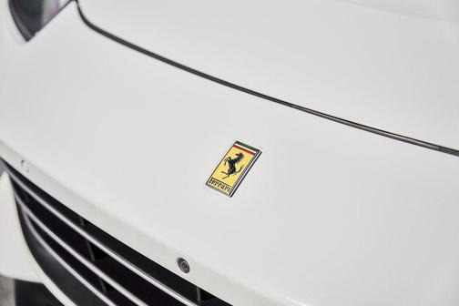 Bianco Avus 2019 Ferrari GTC4Lusso V12
