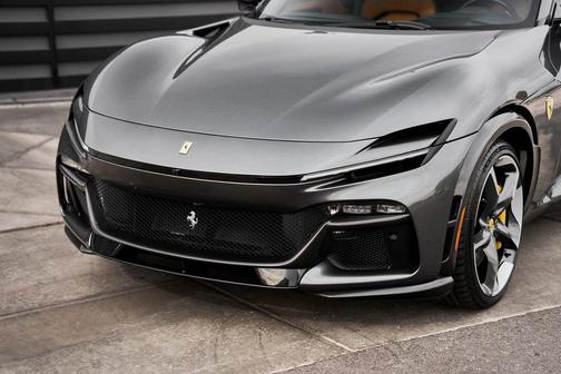 2025 Ferrari Purosangue Base