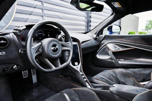 Aurora Blue 2024 McLaren 750S Coupe