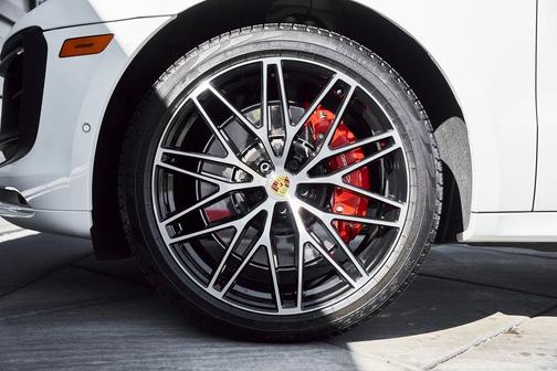 2025 Porsche Macan GTS