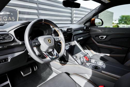 2022 Lamborghini Urus Graphite Capsule