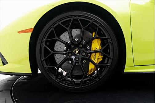 2022 Lamborghini Huracan EVO Coupe RWD