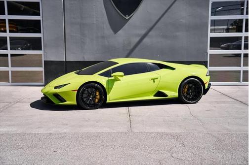 2022 Lamborghini Huracan EVO Coupe RWD