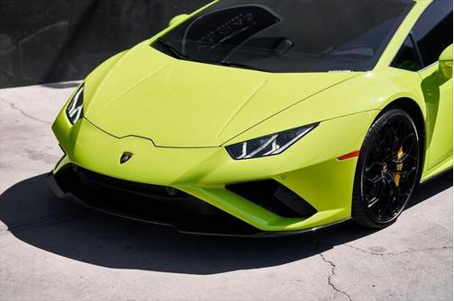 2022 Lamborghini Huracan EVO Coupe RWD