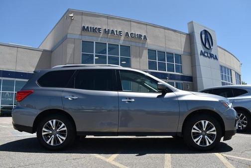 2019 Nissan Pathfinder SV