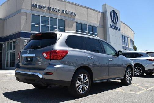 2019 Nissan Pathfinder SV