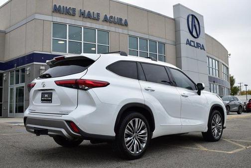 2022 Toyota Highlander Platinum