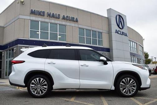 2022 Toyota Highlander Platinum