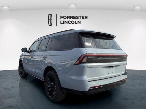 Gray Mist Metallic Tri-Coat 2026 Lincoln Navigator Reserve