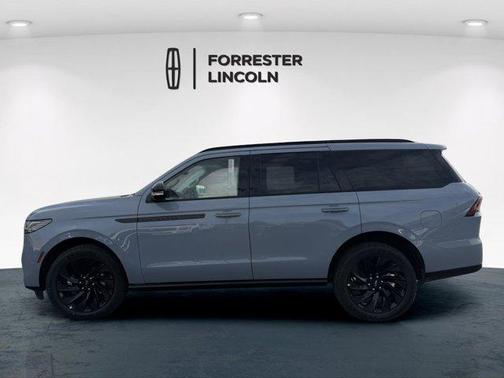 Gray Mist Metallic Tri-Coat 2026 Lincoln Navigator Reserve