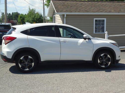 White Orchid Pearl 2018 Honda HR-V EX