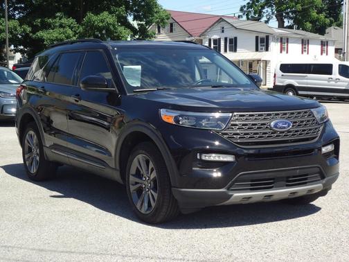 Agate Black Metallic 2024 Ford Explorer XLT