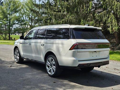 2025 Lincoln Navigator Reserve
