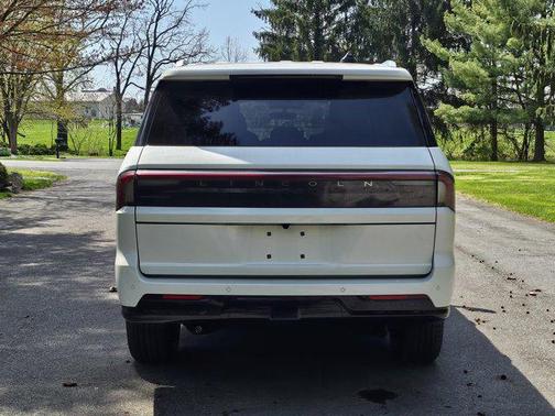 2025 Lincoln Navigator Reserve