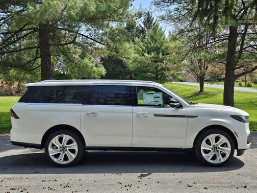 2025 Lincoln Navigator Reserve