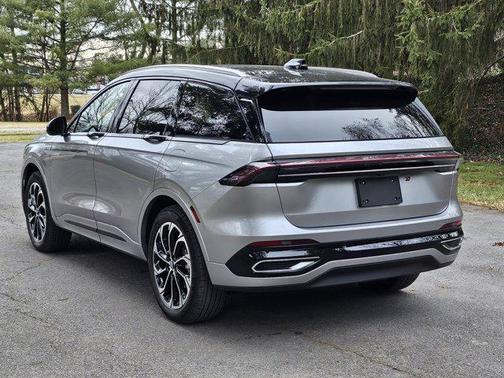 2025 Lincoln Nautilus Reserve