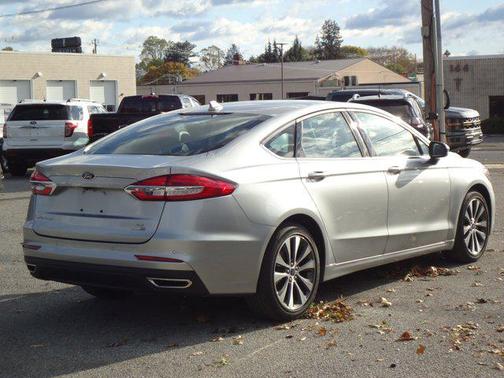 2020 Ford Fusion SE