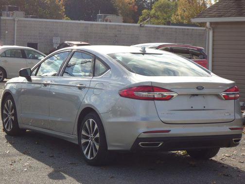 2020 Ford Fusion SE