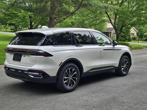 2025 Lincoln Nautilus Premiere