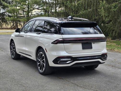 2025 Lincoln Nautilus Reserve