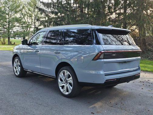 2025 Lincoln Navigator Reserve