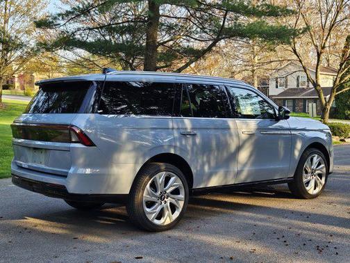 2025 Lincoln Navigator Reserve