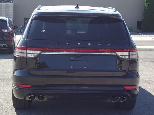 Infinite Black Metallic Clearcoat 2024 Lincoln Aviator Reserve AWD