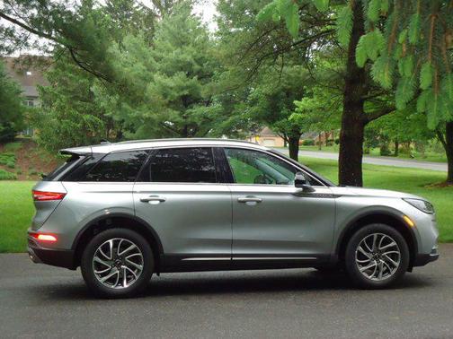 2022 Lincoln Corsair Standard