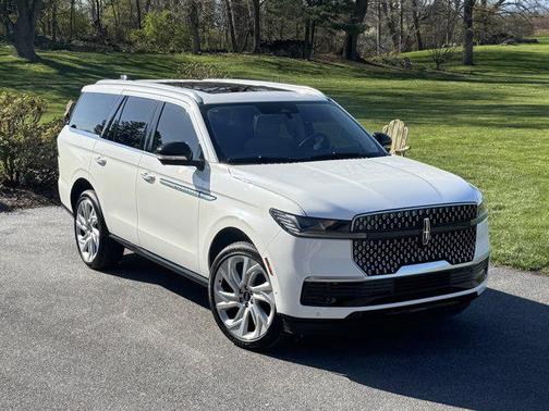 2025 Lincoln Navigator Reserve