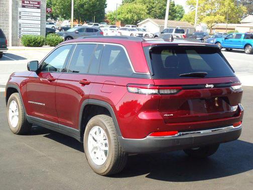 2025 Jeep Grand Cherokee Laredo
