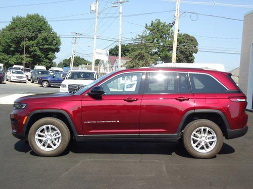 2025 Jeep Grand Cherokee Laredo