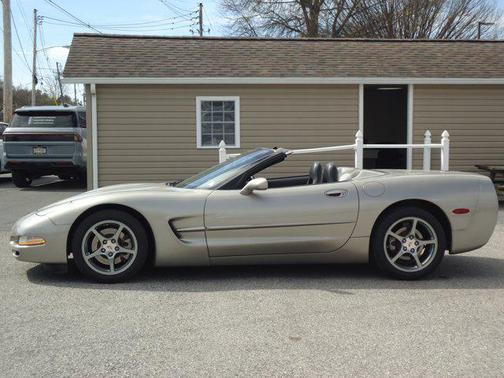 2001 Chevrolet Corvette Base