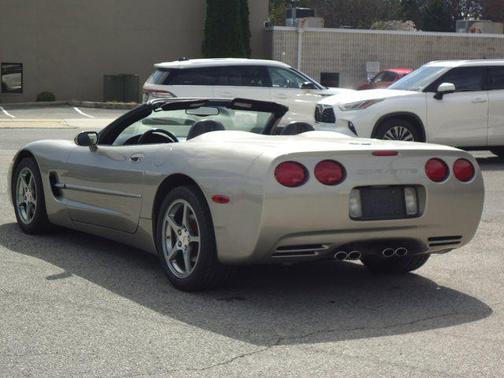 2001 Chevrolet Corvette Base