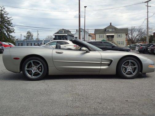 2001 Chevrolet Corvette Base