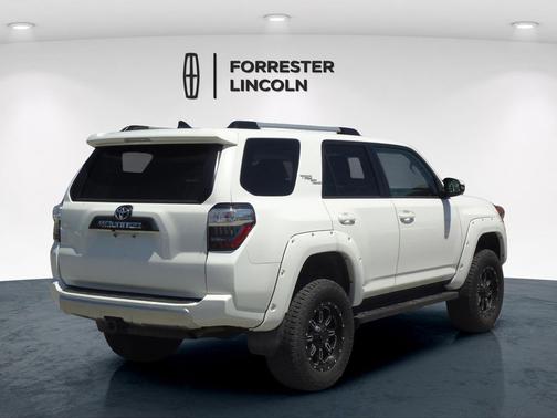 Super White 2018 Toyota 4Runner SR5 Premium