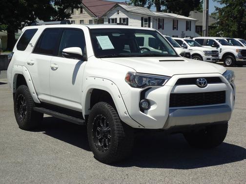 Super White 2018 Toyota 4Runner SR5 Premium