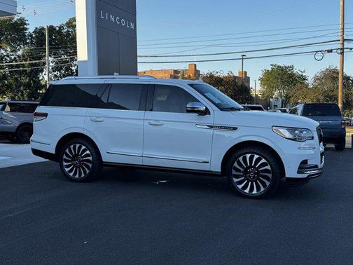 2022 Lincoln Navigator Black Label