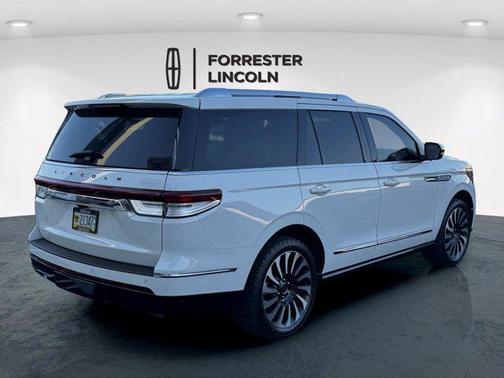 2022 Lincoln Navigator Black Label