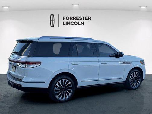 2022 Lincoln Navigator Black Label