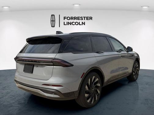 Gray Matter Metallic Clearcoat 2026 Lincoln Nautilus Reserve