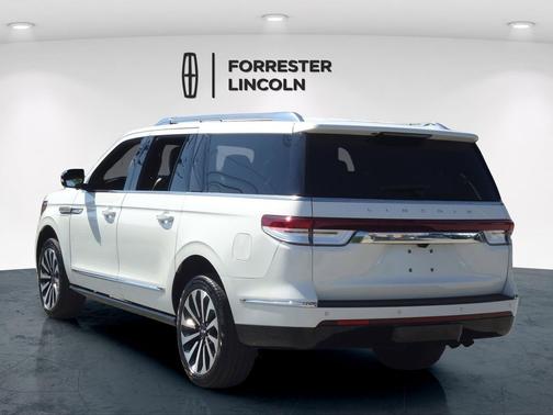 Pristine White Metallic Tri-Coat 2024 Lincoln Navigator Reserve