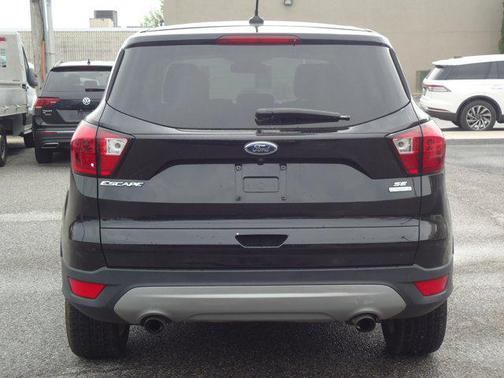 Agate Black Metallic 2019 Ford Escape SE