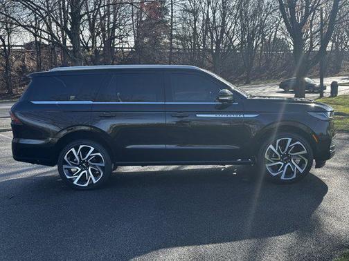 2025 Lincoln Navigator Reserve